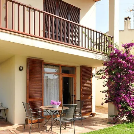 Salvador Villa *